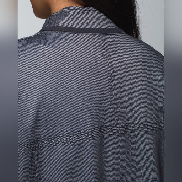 Lululemon Cocoon black car coat size XS - Picture 4 of 11